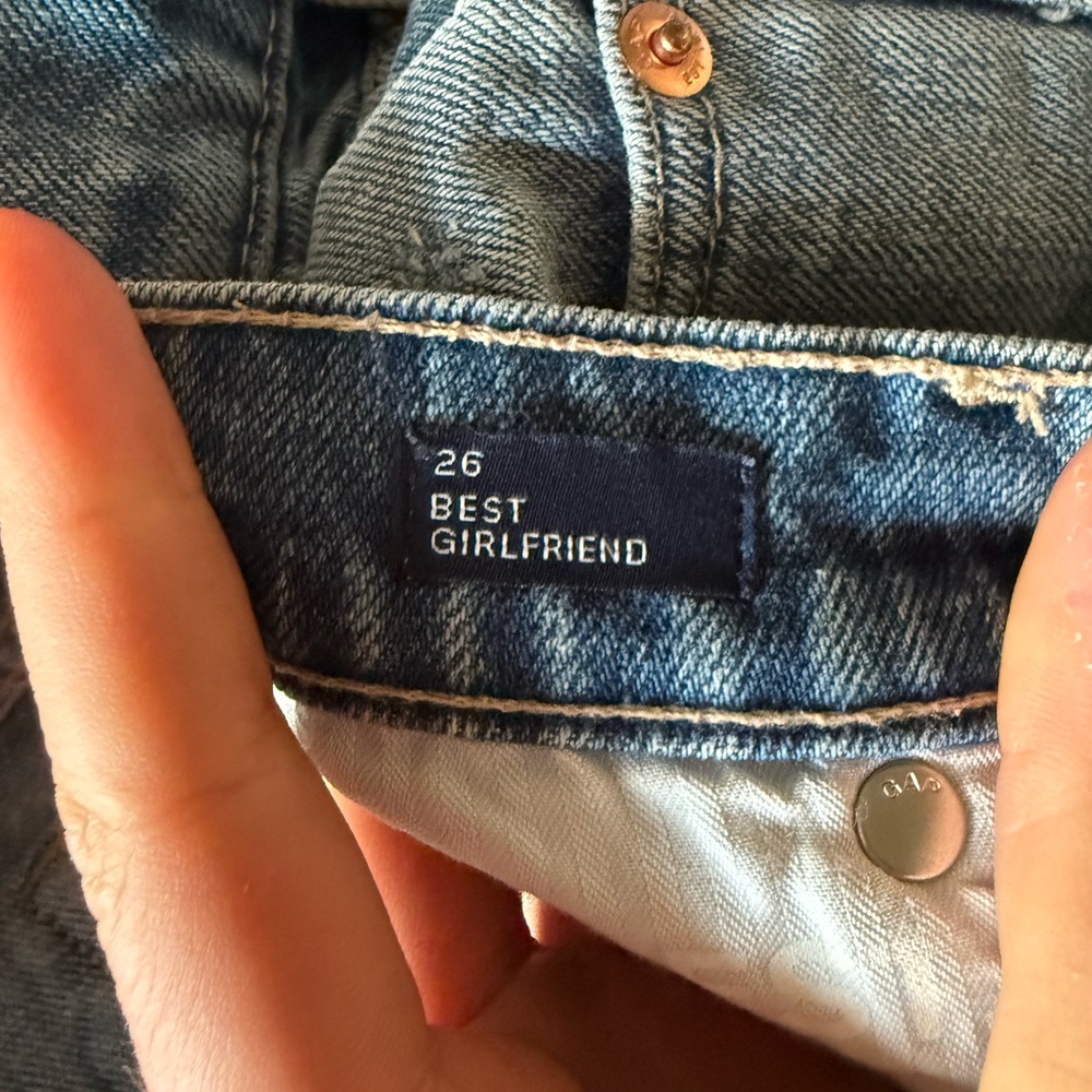 Gap women’s low rise girlfriend jeans - Picture 3 of 3